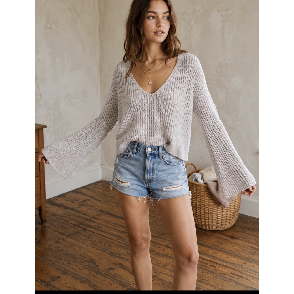Free People Damsel Sweater Women's M Ivory Bell Sleeve Chunky Knit V Neck Boho